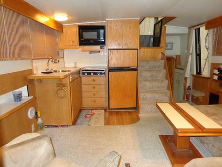 Chris-Craft 381 Catalina image