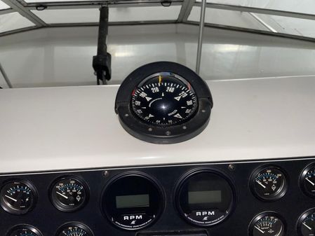 Chris-Craft 381 Catalina image