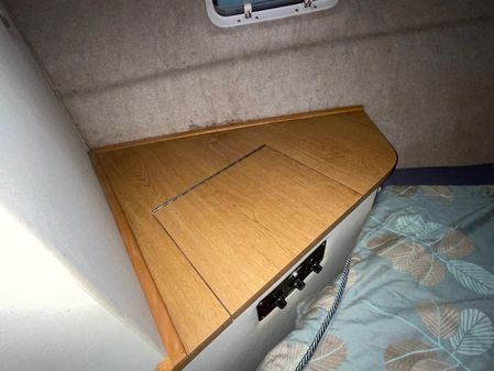 Chris-Craft 381 Catalina image