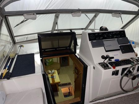 Chris-Craft 381 Catalina image