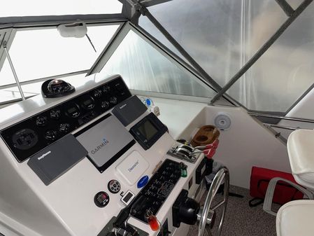 Chris-Craft 381 Catalina image