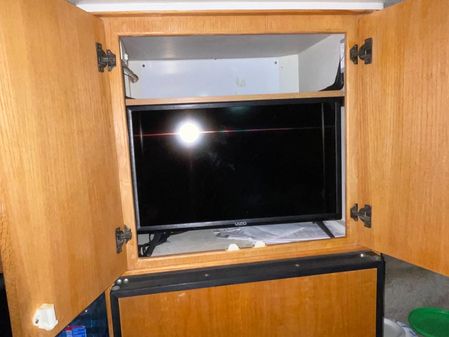 Chris-Craft 381 Catalina image