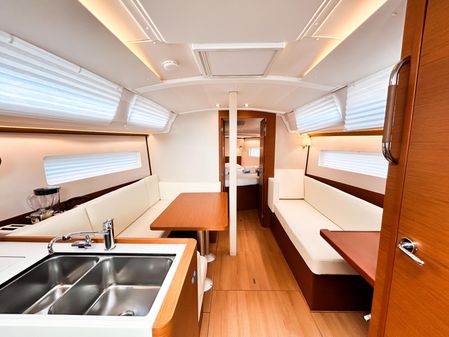 Jeanneau Sun Odyssey 380 image