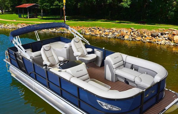 2023 Bentley Pontoons 220 Elite Rear Lounger