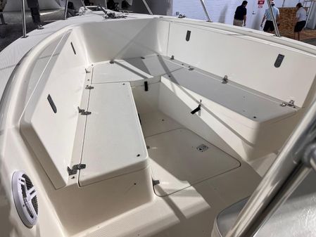 Pursuit 2870 Center Console image