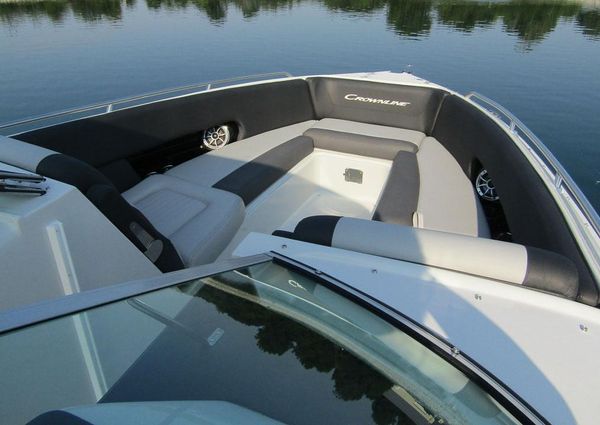 Crownline 330 XSS image