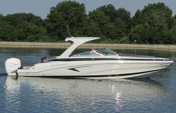 2025 Crownline 330 XSS