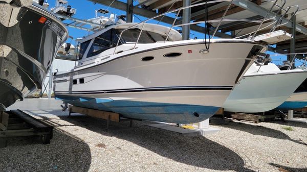 Cutwater C-302 Coupe