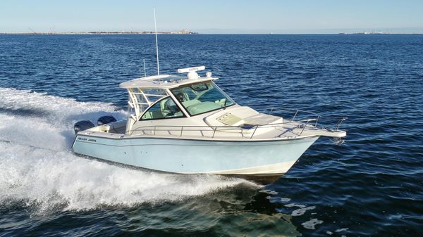 Grady-White 330 Express