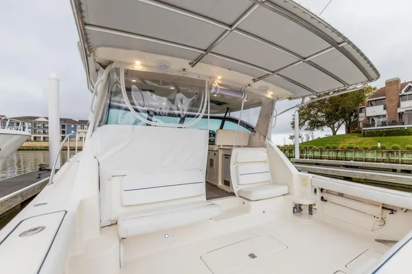 Tiara Yachts 3800 Open image