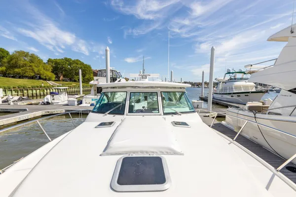 Tiara Yachts 3800 Open image