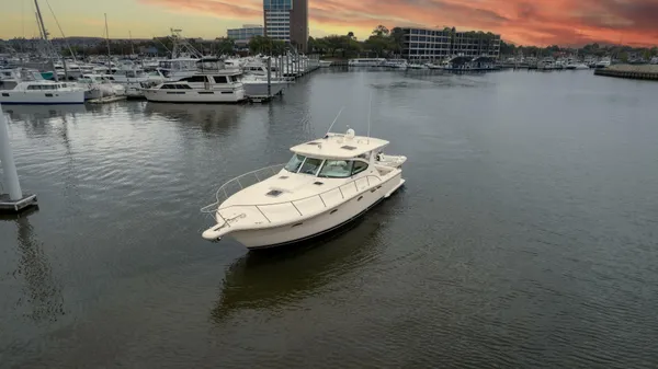 Tiara Yachts 3800 Open image