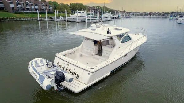 Tiara Yachts 3800 Open image