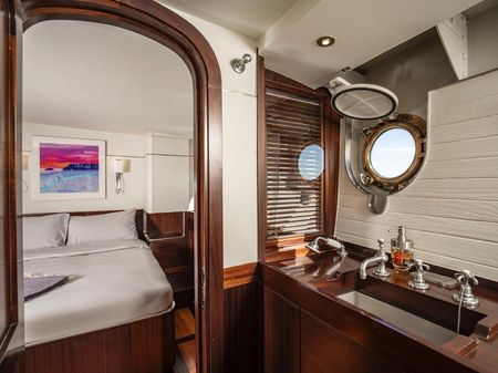 Laurent-giles TSDMY-GENTLEMAN-S-MOTOR-YACHT image