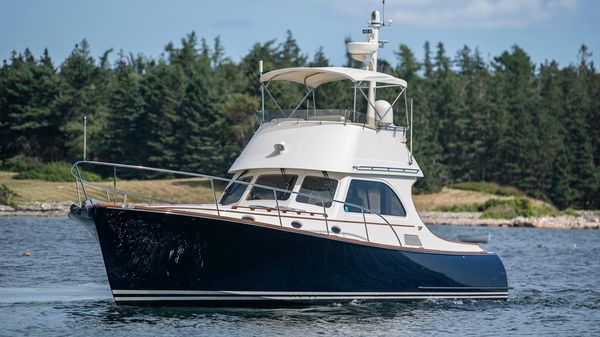 Hinckley Talaria 44 FB