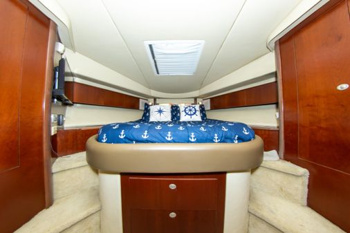 Sea Ray 44 Sedan Bridge image