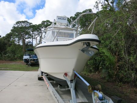 Pursuit 2870 Walkaround image