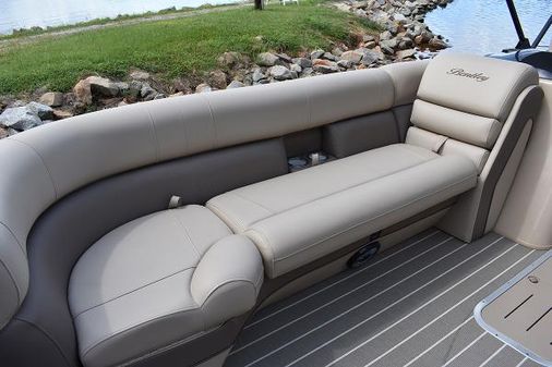 Bentley-pontoons 220-ELITE-SWINGBACK-BENCH image