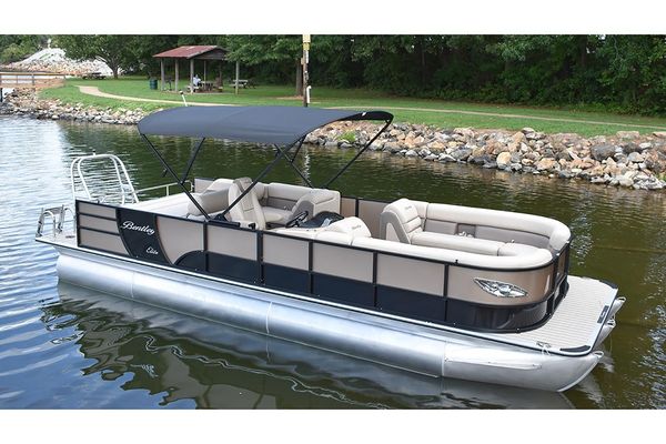 Bentley Pontoons 220 Elite Swingback Bench - main image