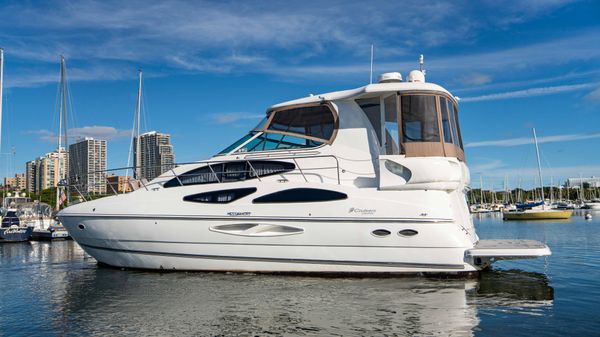 Cruisers Yachts 455 Express Motor Yacht