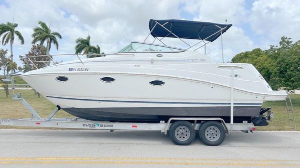 Rinker 260 Express Cruiser