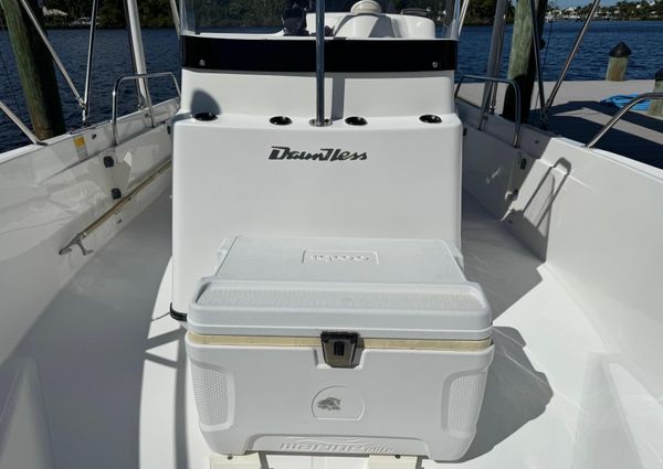 Boston Whaler 180 Dauntless image