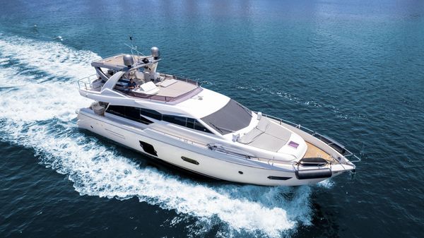 Ferretti Yachts 750 