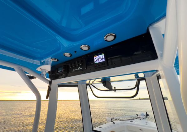 Sea Hunt Gamefish 25 image