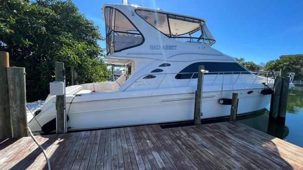 Sea Ray 560 Sedan Bridge