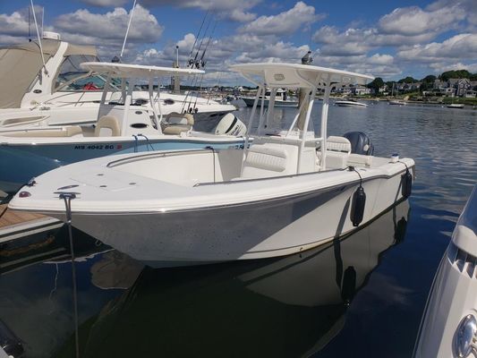 Tidewater 23-CENTER-CONSOLE - main image