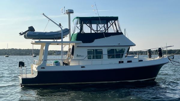 Albin 33+3 Express Trawler 