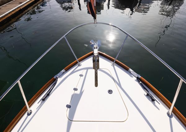 Hinckley 37 Picnic Boat image