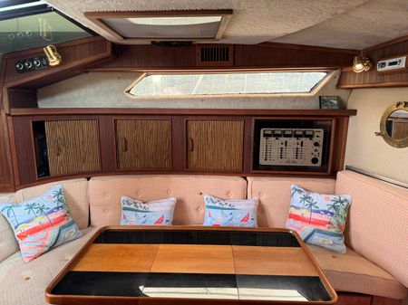 Sea Ray 390 Express Cruiser image