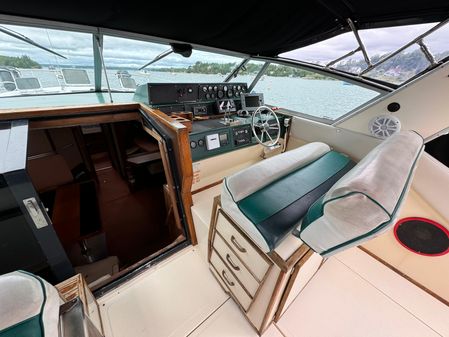 Sea Ray 390 Express Cruiser image