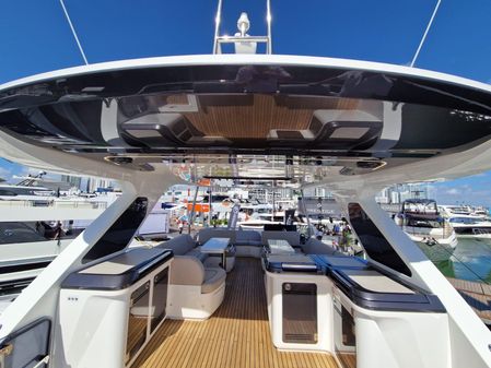 Galeon 560 Fly image