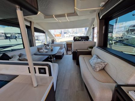 Galeon 560 Fly image