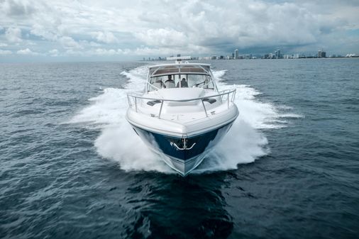 Intrepid 475 Sport Yacht image