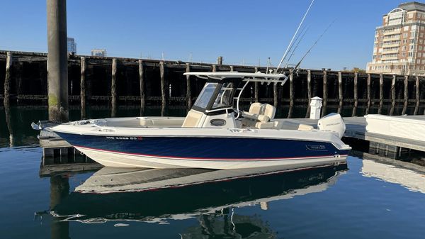 Boston Whaler 230 Outrage 