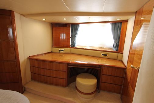 Azimut 62 image