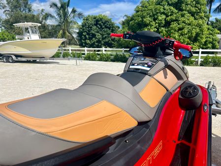 Yamaha-waverunner VX-CRUISERS-LIMITED image