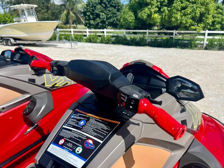 Yamaha-waverunner VX-CRUISERS-LIMITED image