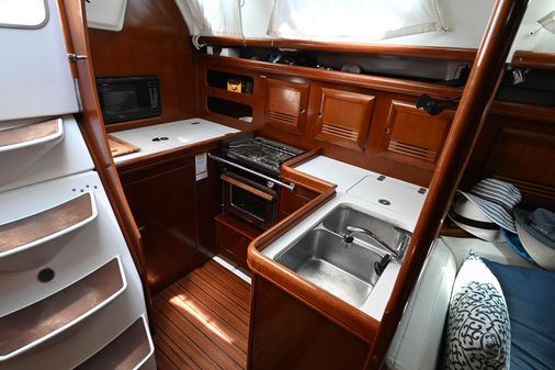 Beneteau 393 image