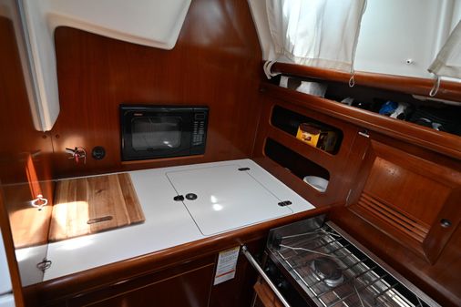 Beneteau 393 image