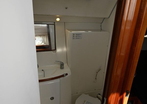 Beneteau 393 image