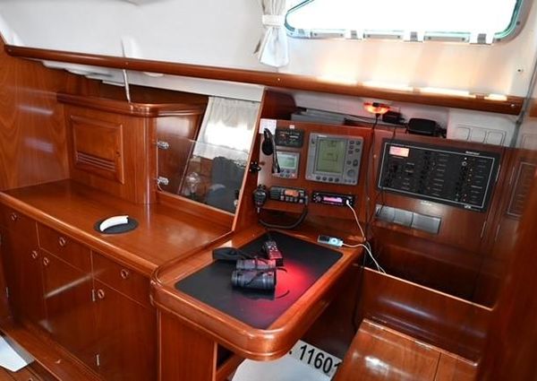 Beneteau 393 image