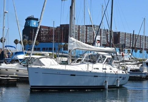 Beneteau 393 image