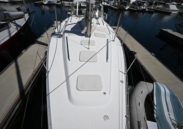 Beneteau 393 image