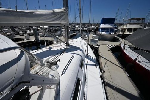 Beneteau 393 image