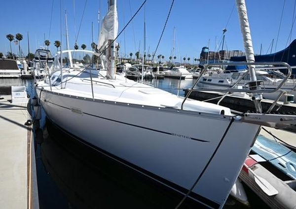 Beneteau 393 image