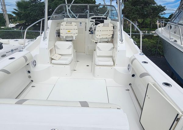 Boston-whaler 255-CONQUEST image